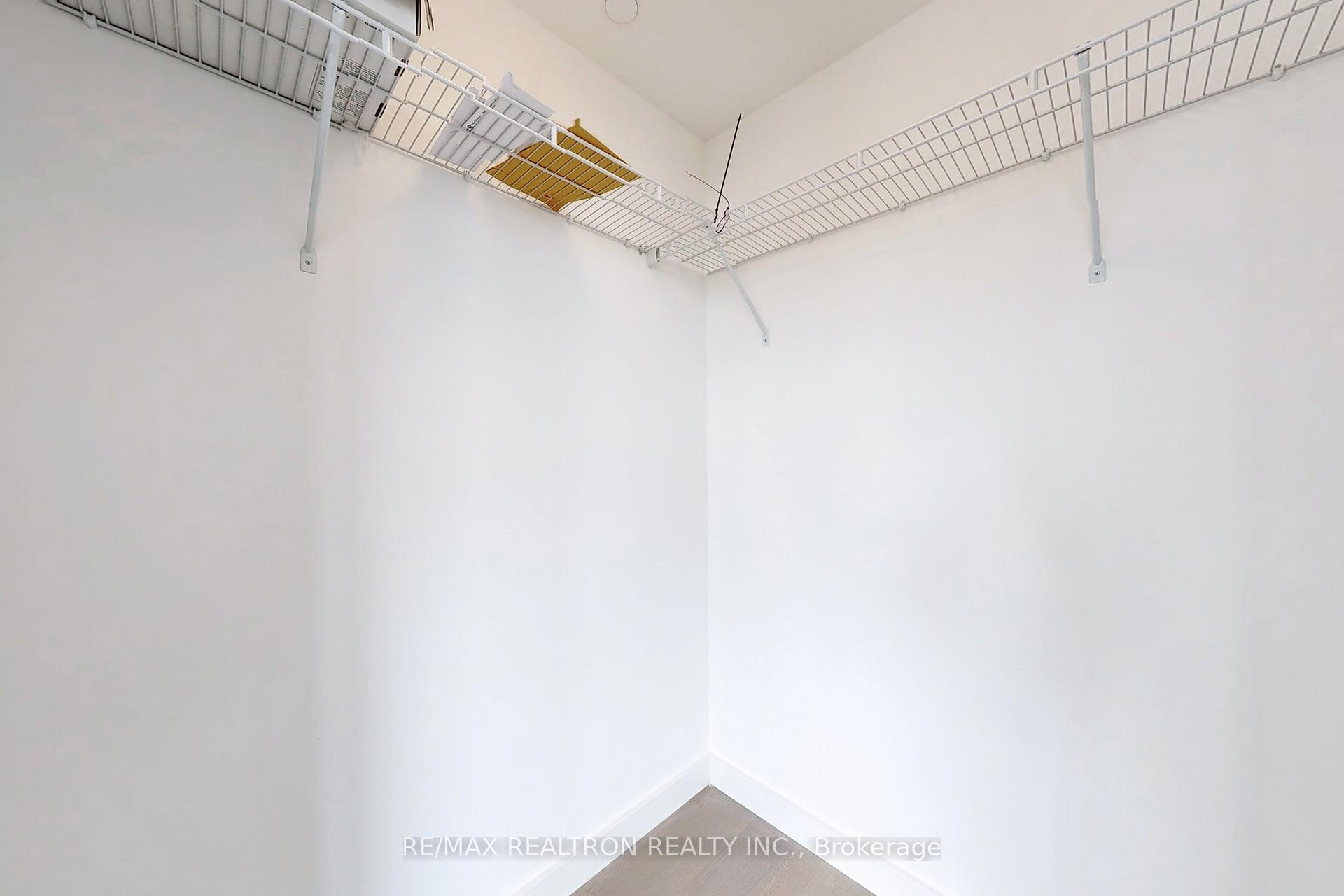 2 Bedrooms Condo at 81 Wellesley, Toronto For sale