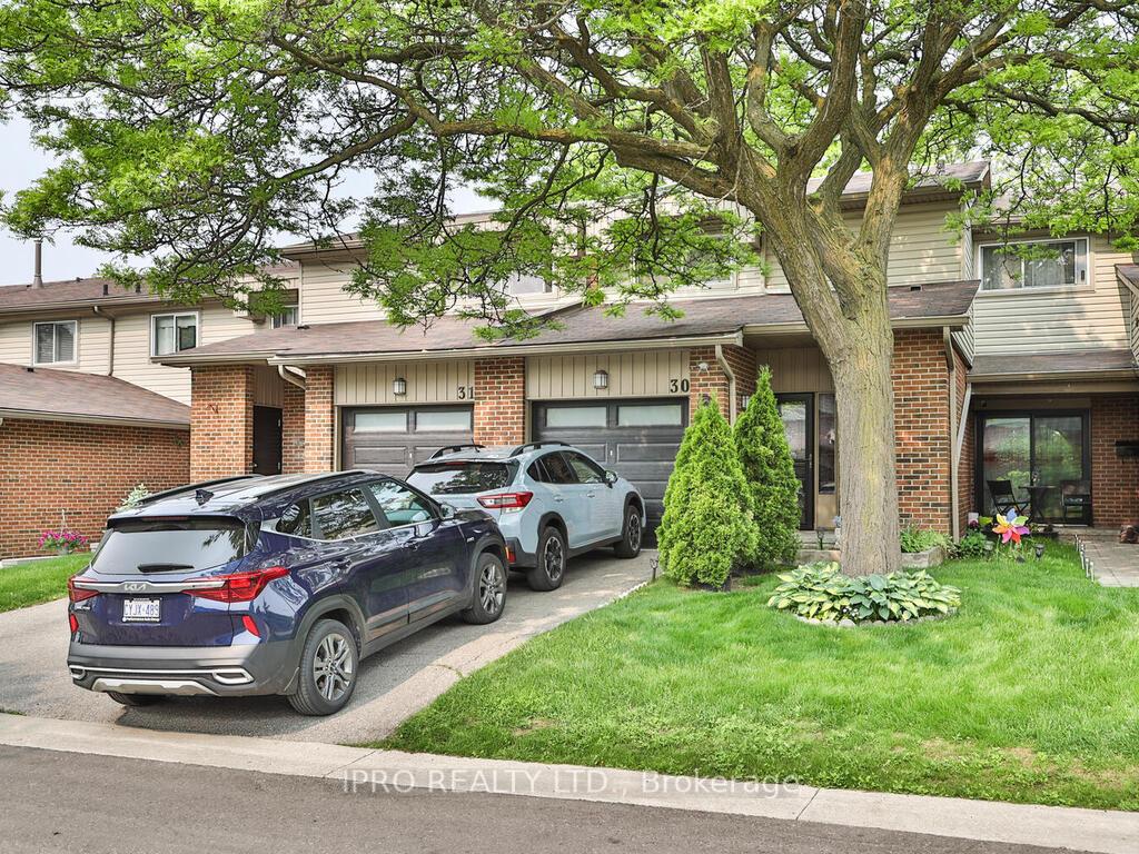 4 Bedrooms Condo at 485 Meadows, Mississauga For sale