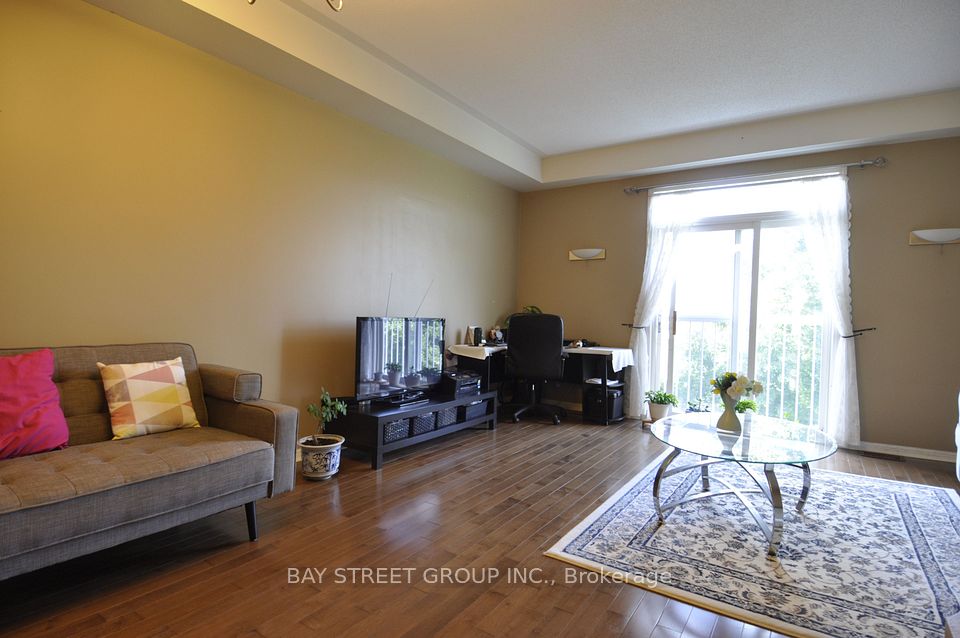 #61 - 280 Hillcrest Avenue, Mississauga, ON L5B 4L4