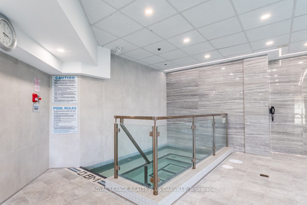 2511 Lakeshore Road W, #517