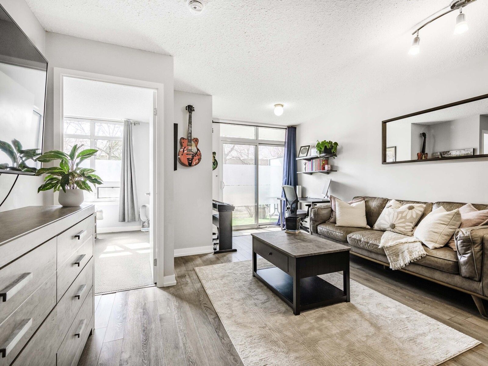 816 Lansdowne Avenue 114