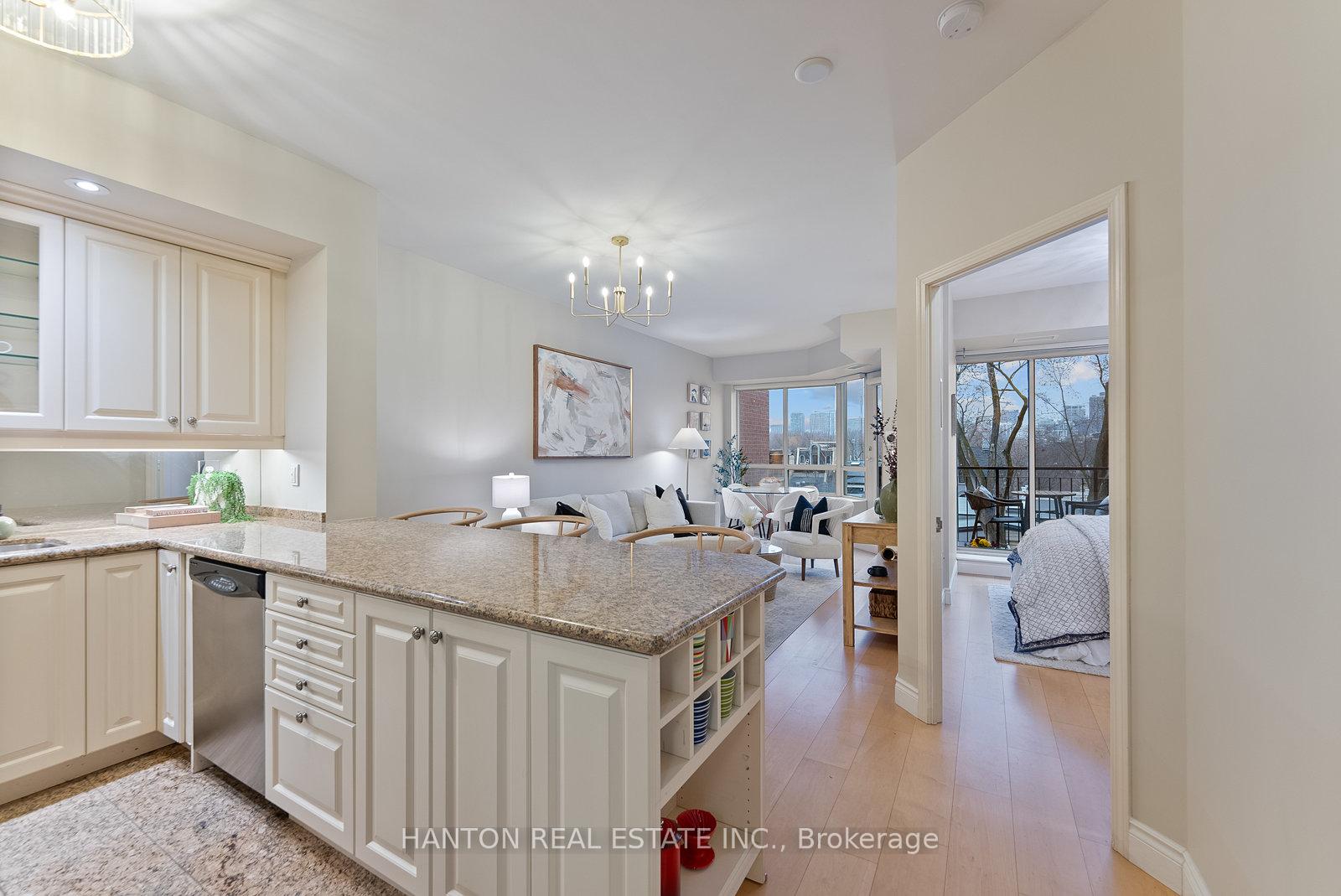 2 Bedrooms Condo at 77 Mcmurrich,  Toronto For sale