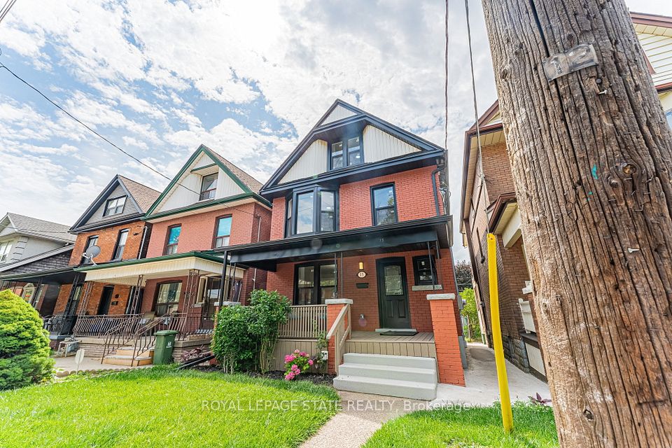 15 Barnesdale Avenue, Hamilton, ON L8L 6R4
