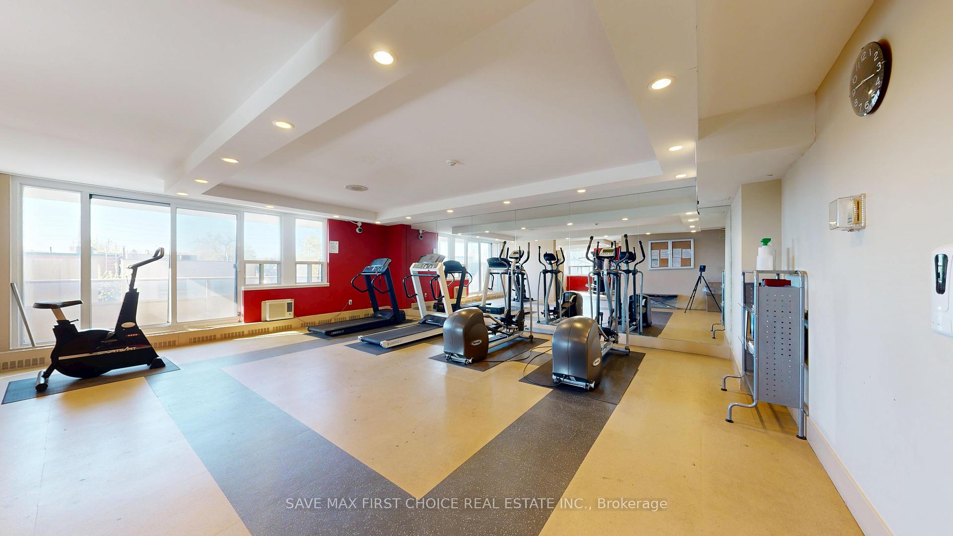 3 Bedrooms Condo at 15 Torrance, Toronto For sale