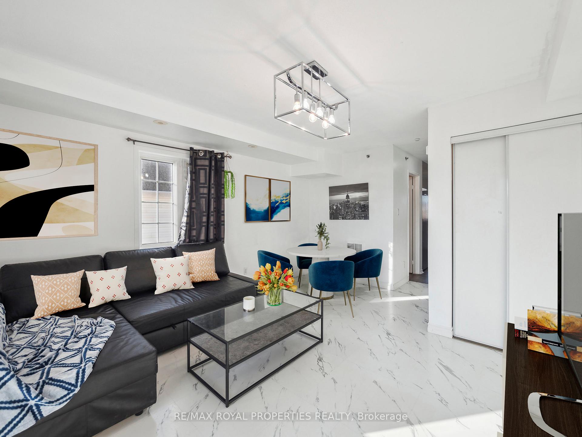 3 Bedrooms Condo at 593 Kennedy,  Toronto For sale