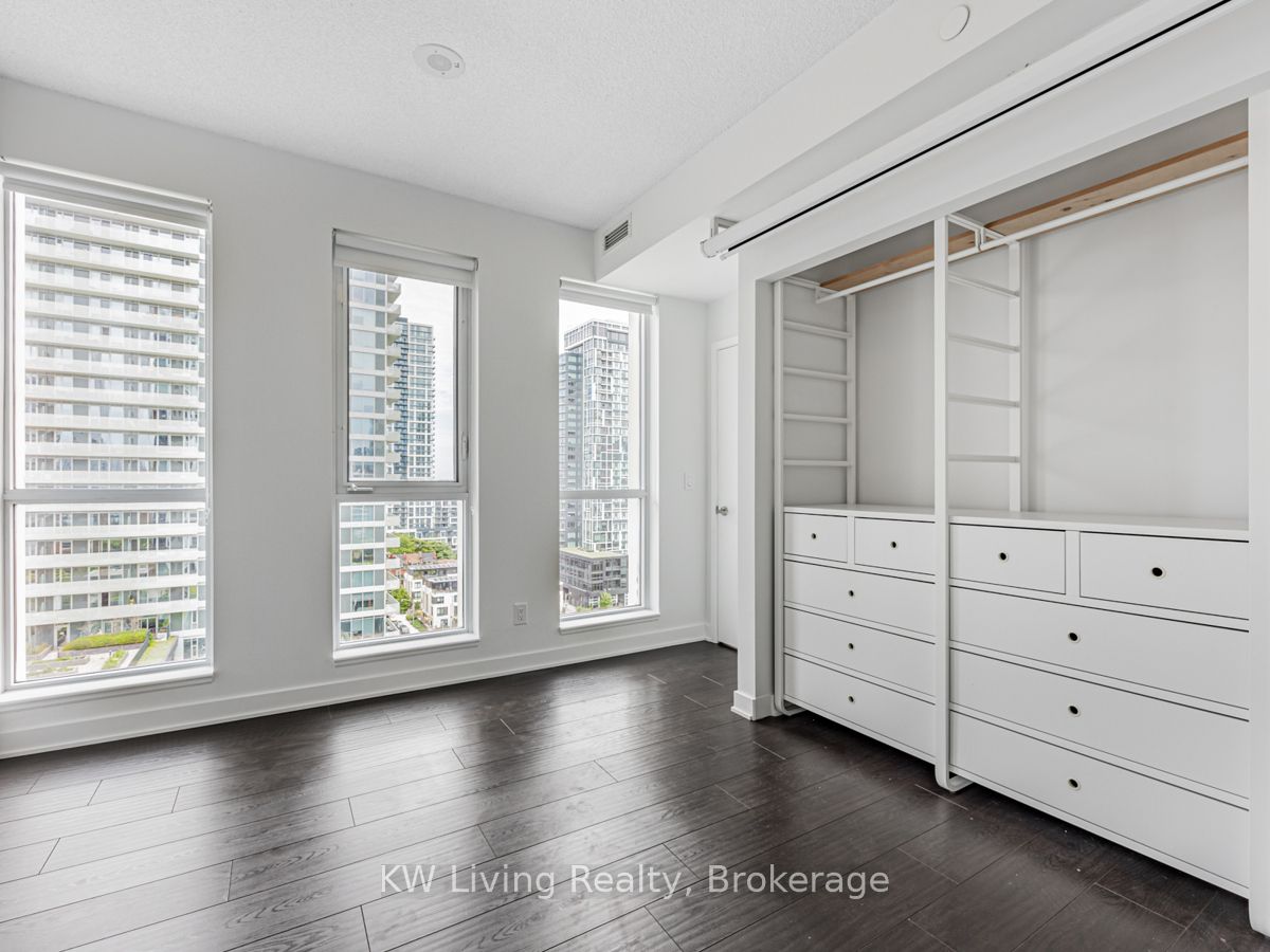 170 Sumach Street, #1402
