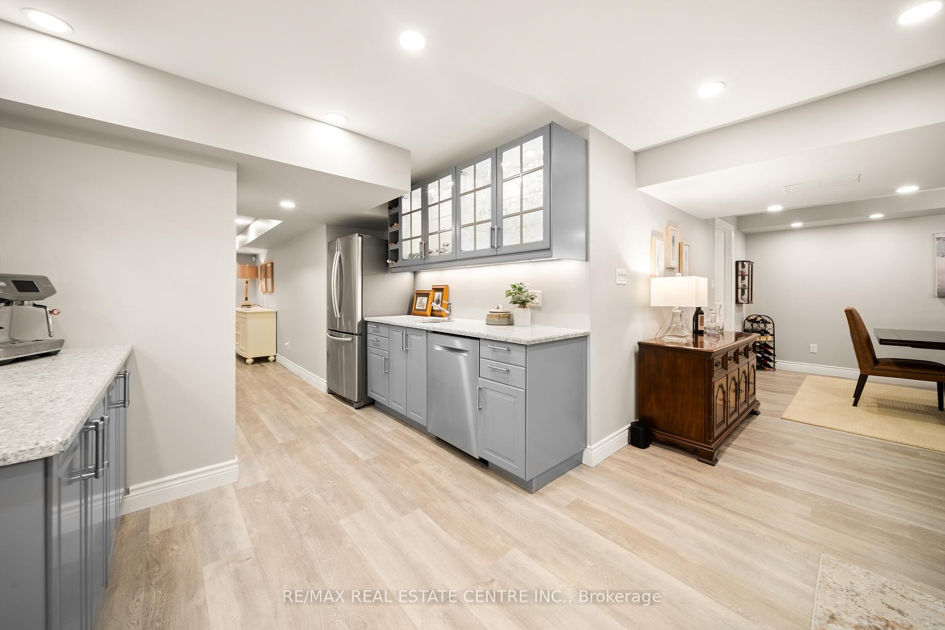 3 Bedrooms Condo at 441 Stonehenge, Hamilton For sale