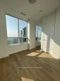 1 Bedroom Condo at 36 Elm,  Mississauga For sale