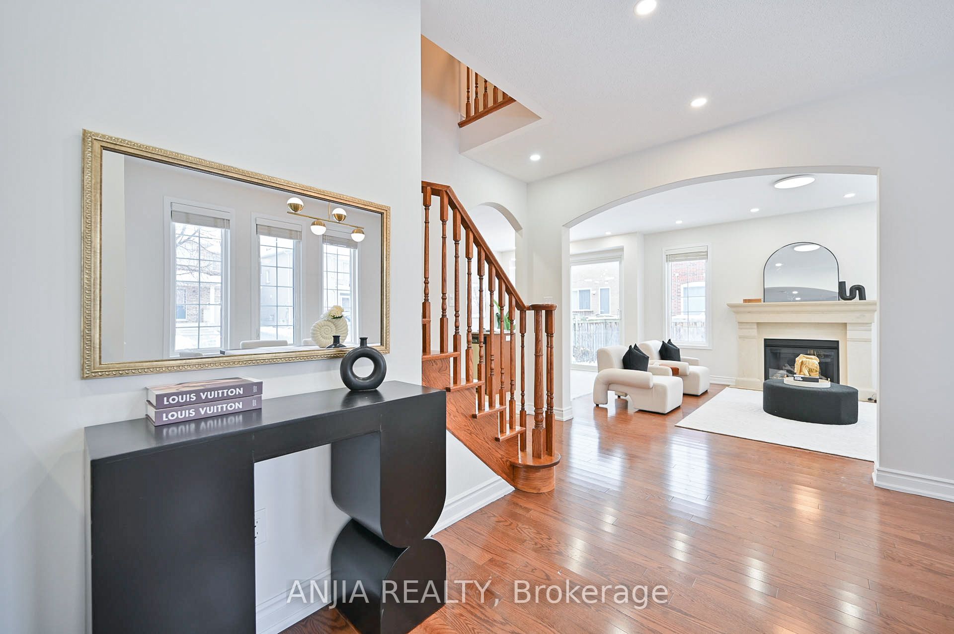 68 Kelly Crescent