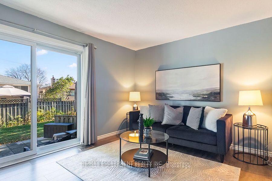 3 Bedrooms Condo at 1301 Upper Gage,  Hamilton For sale