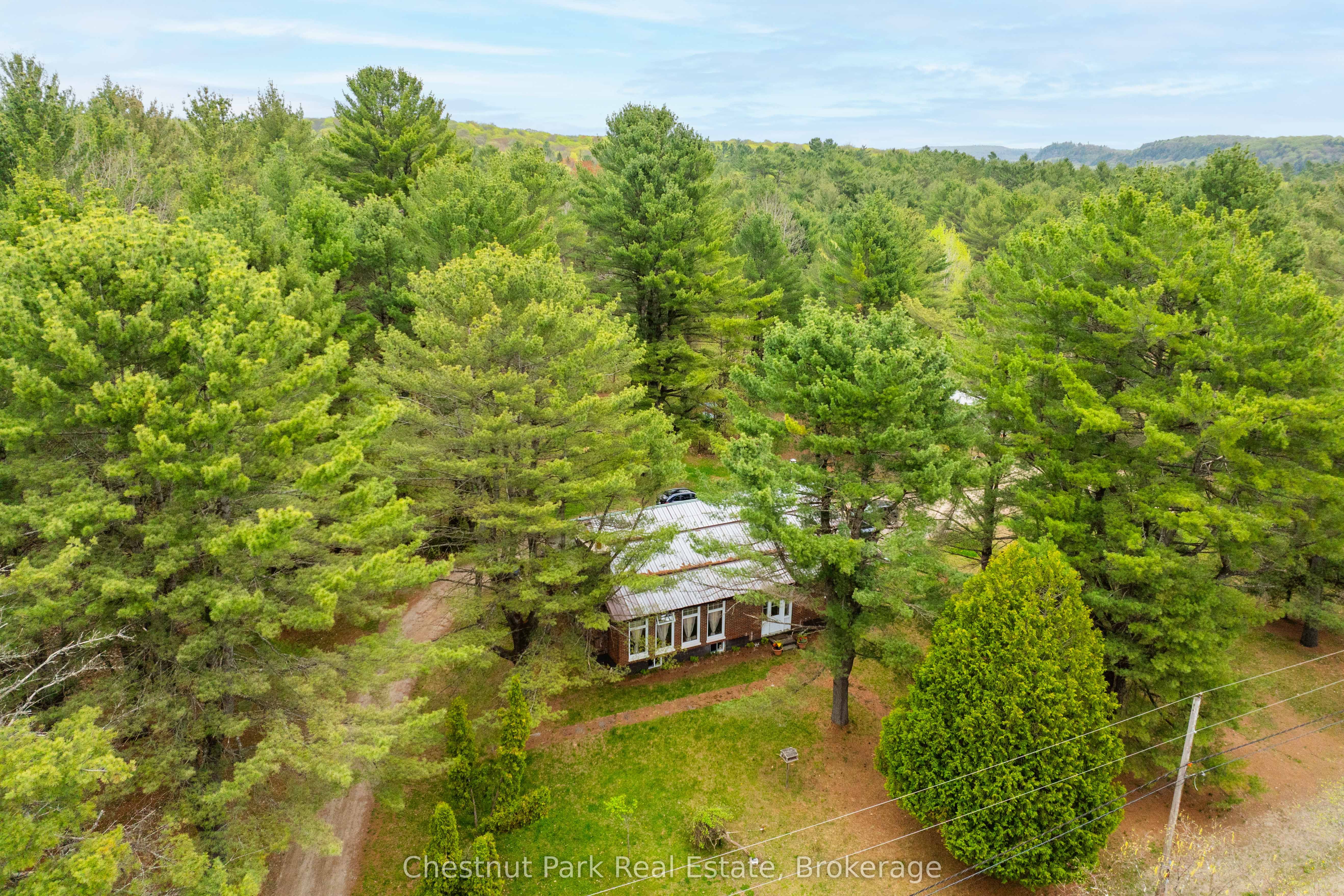 1258 Ravenscliffe Road, Huntsville, ON P1H 2N5