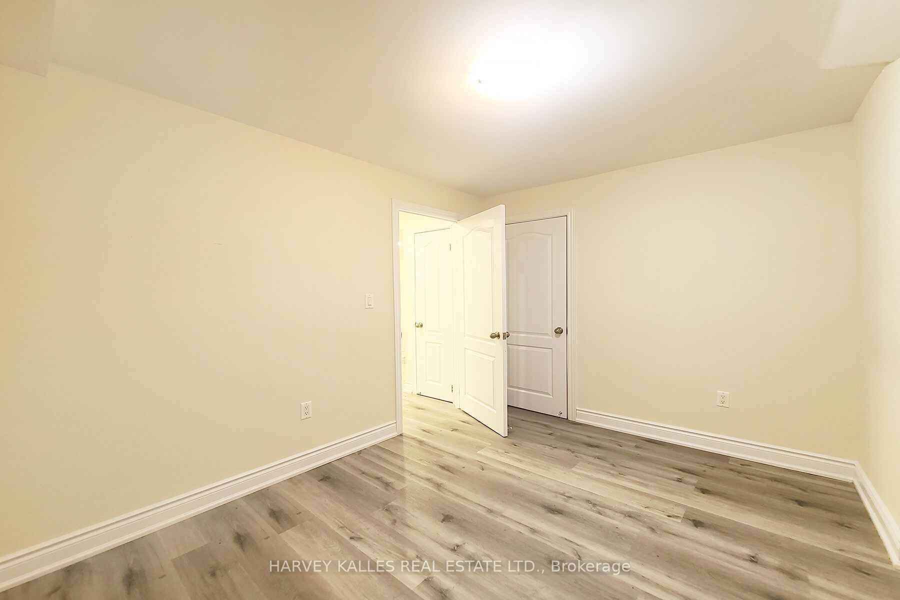 99 Stilecroft Drive Lower