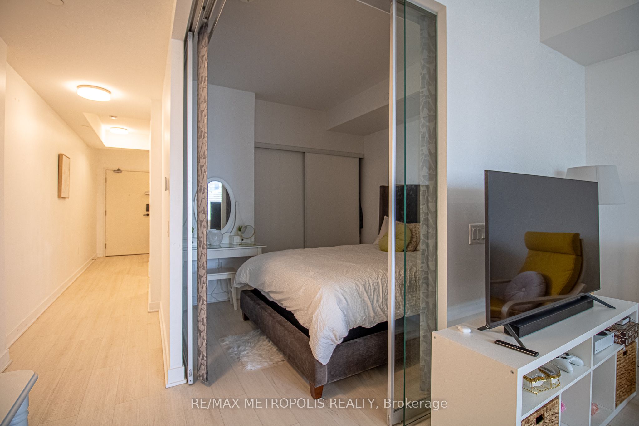 3900 Confederation Parkway, #216