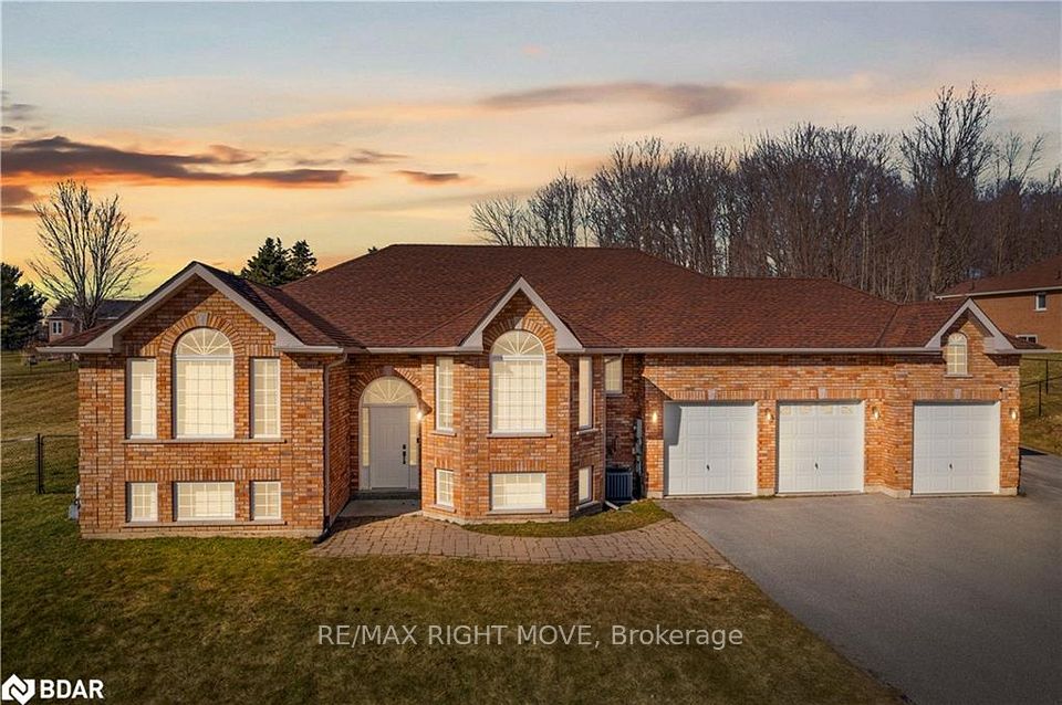 1348 Hawk Ridge