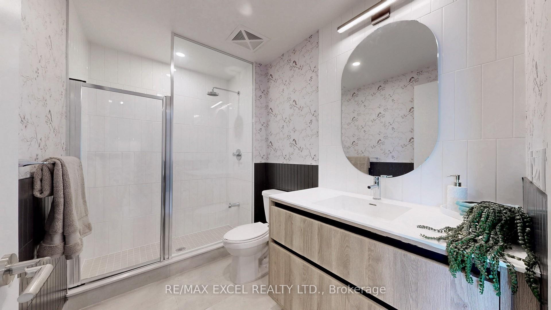 1 Bedroom Condo at 8 Beverley Glen, Vaughan For sale