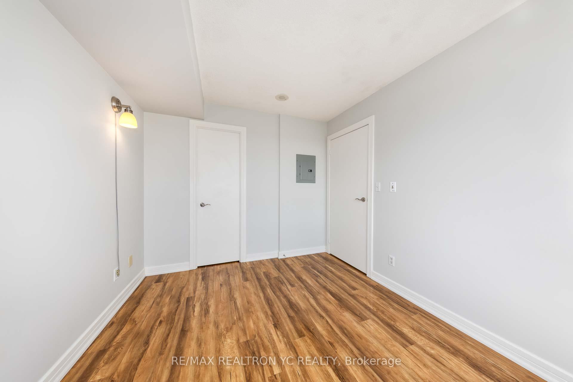 1 Bedroom Condo at 18 Harrison Garden, Toronto For sale