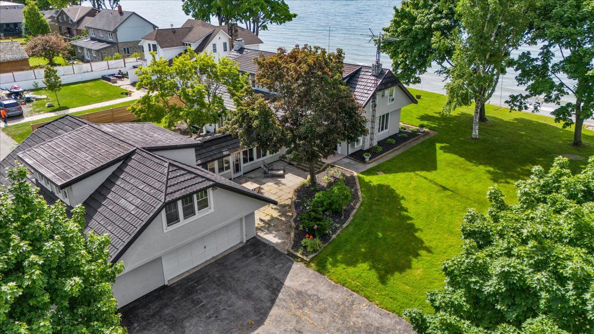11833 Lakeshore Road