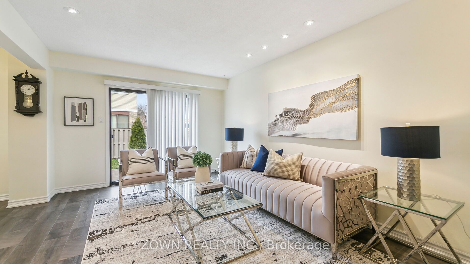 33 Dafoe Crescent