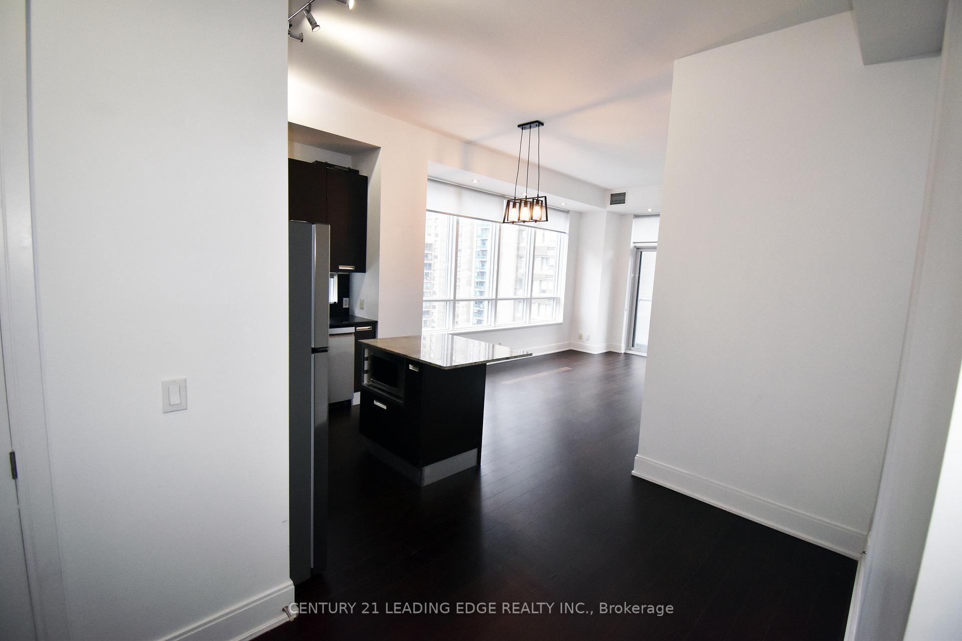 2 Bedrooms Condo at 21 BALMUTO, Toronto For sale