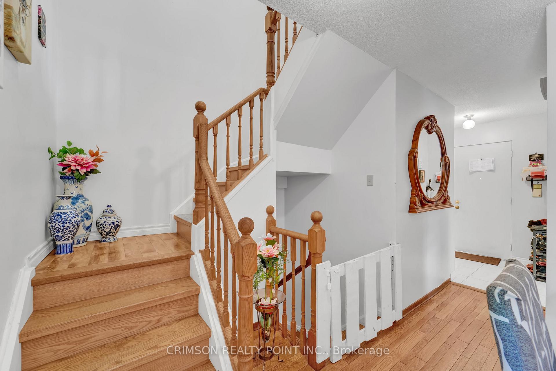 3 Bedrooms Condo at 25 Brimwood, Toronto For sale