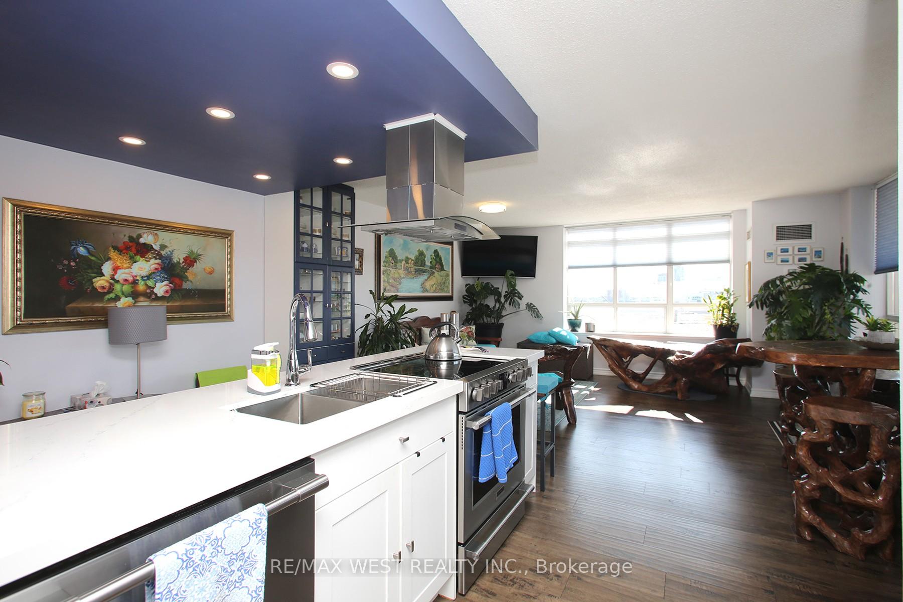 2 Bedrooms Condo at 650 Lawrence,  Toronto For sale