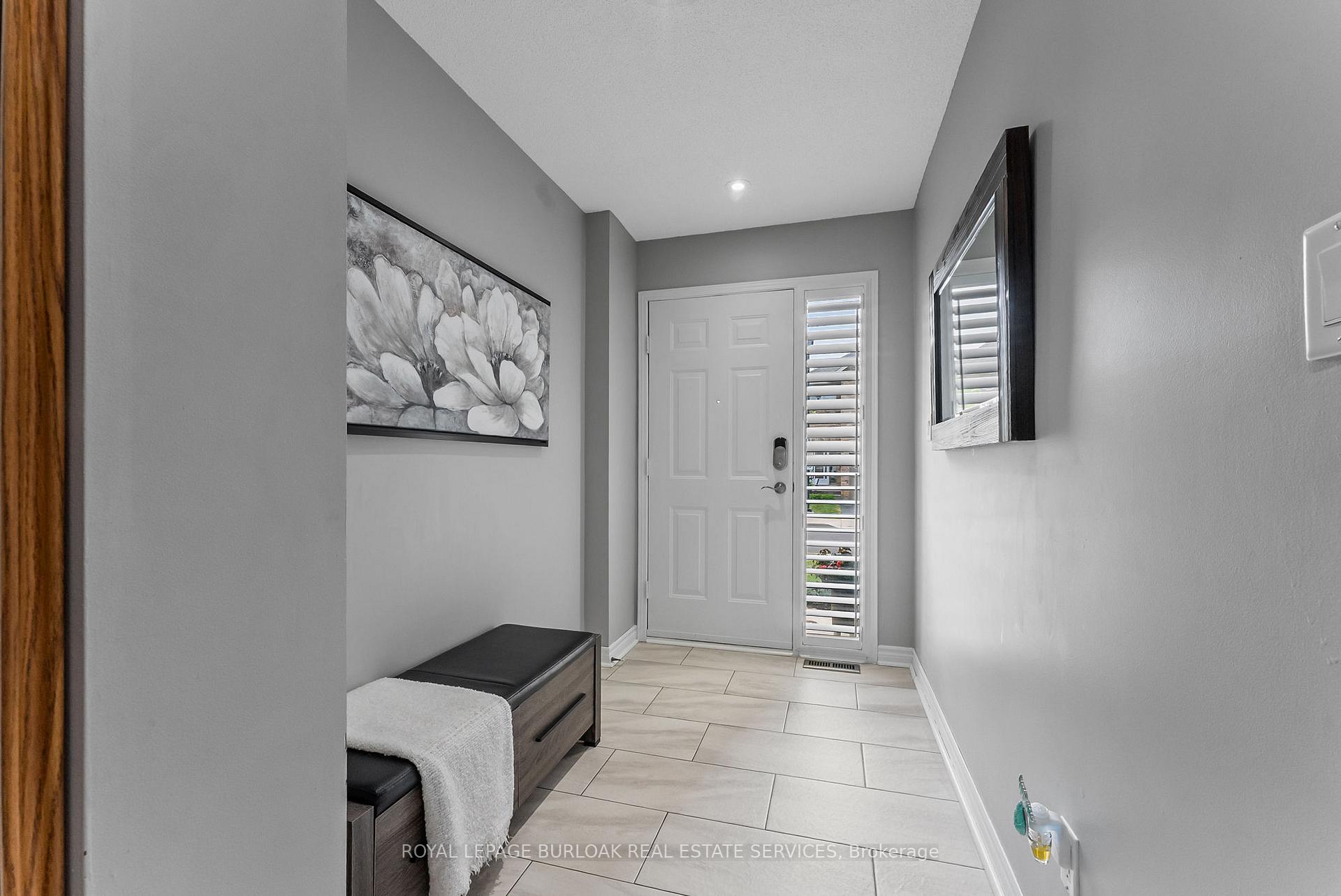 3 Bedrooms Condo at 2025 Cleaver, Burlington For sale