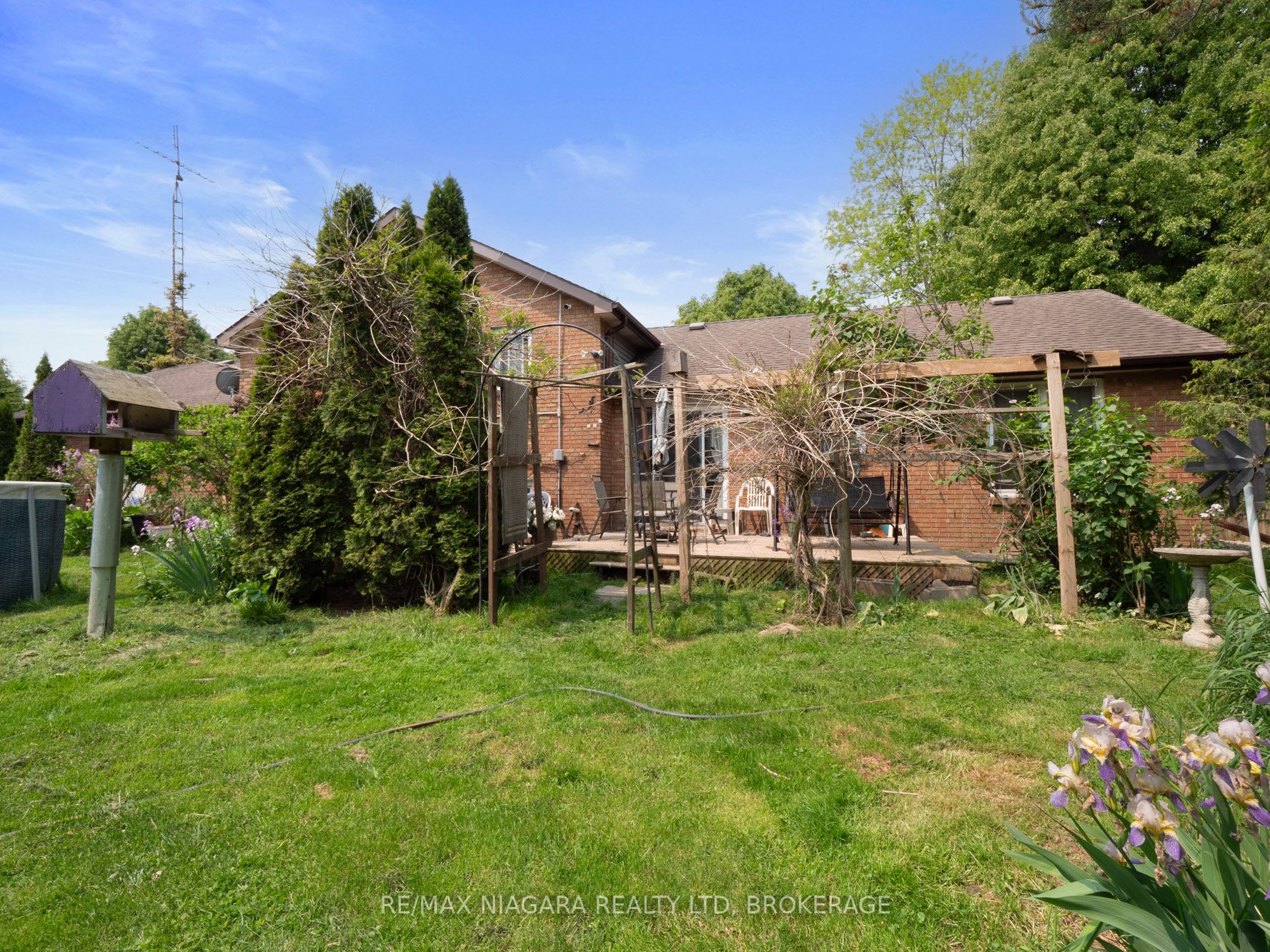 10 Beverly Glen Drive
