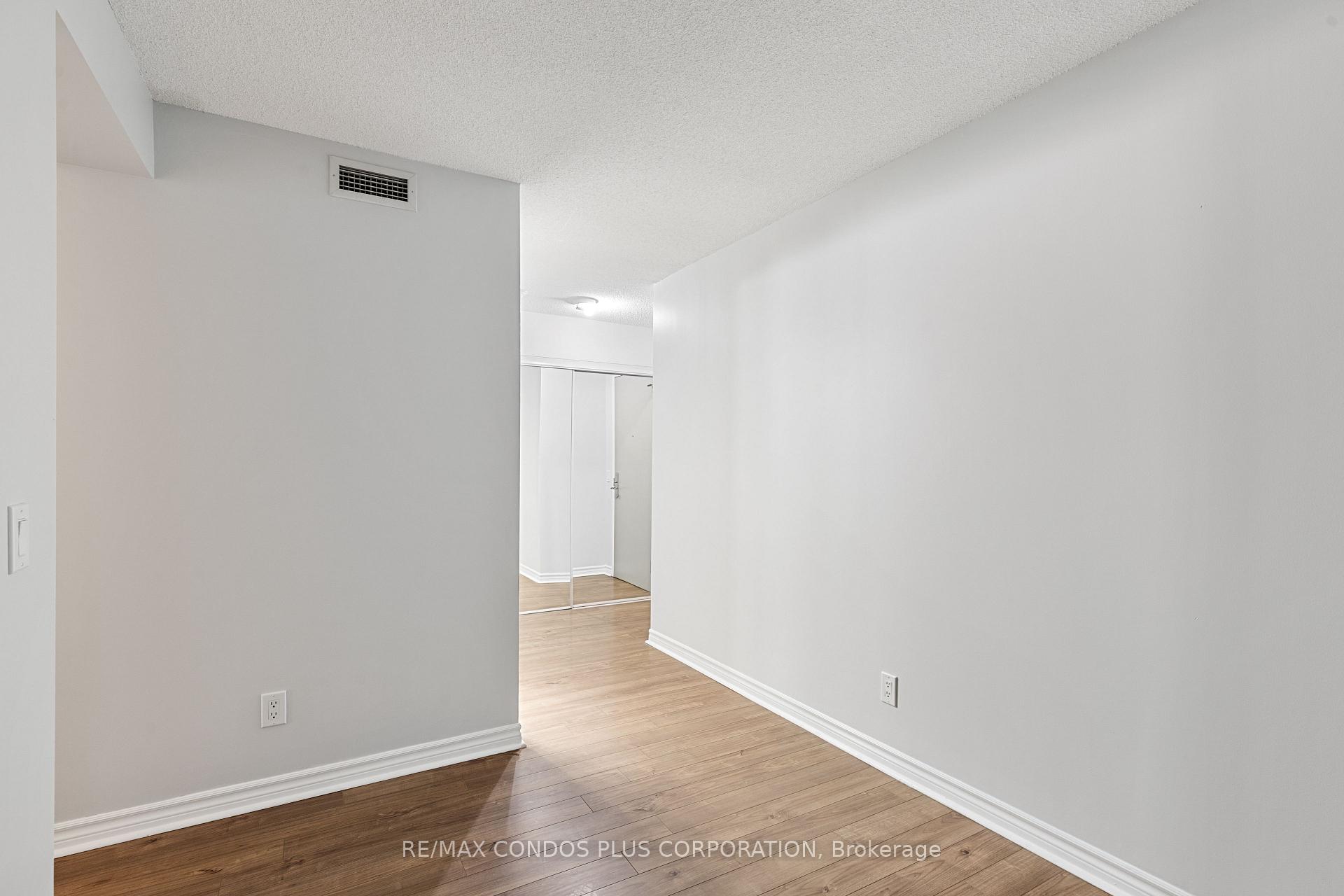 2 Bedrooms Condo at 763 Bay, Toronto For sale