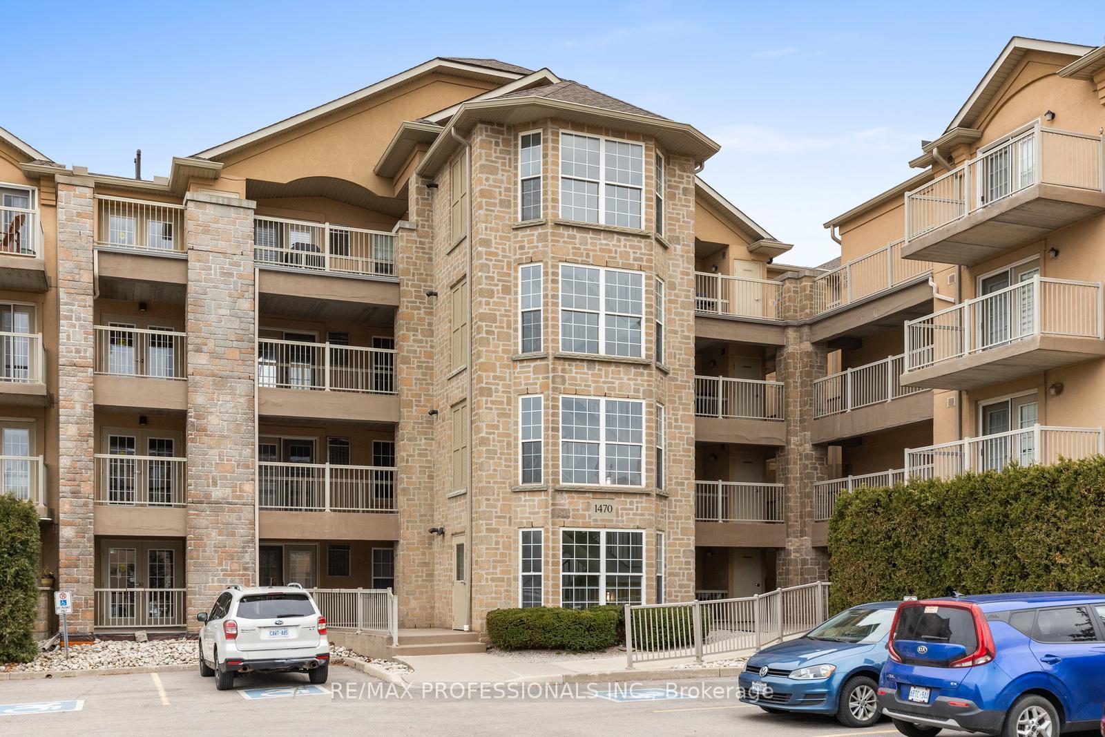 3 Bedrooms Condo at 1470 Bishops, Oakville For sale