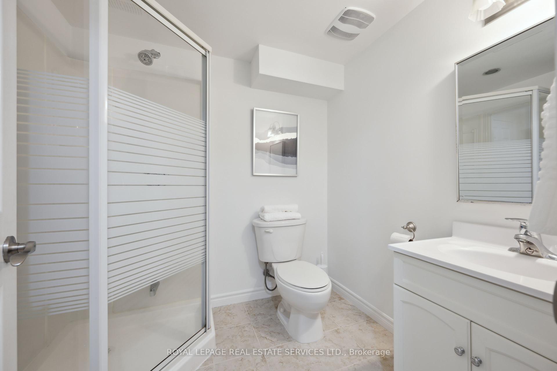 4 Bedrooms Condo at 6540 Falconer, Mississauga For sale