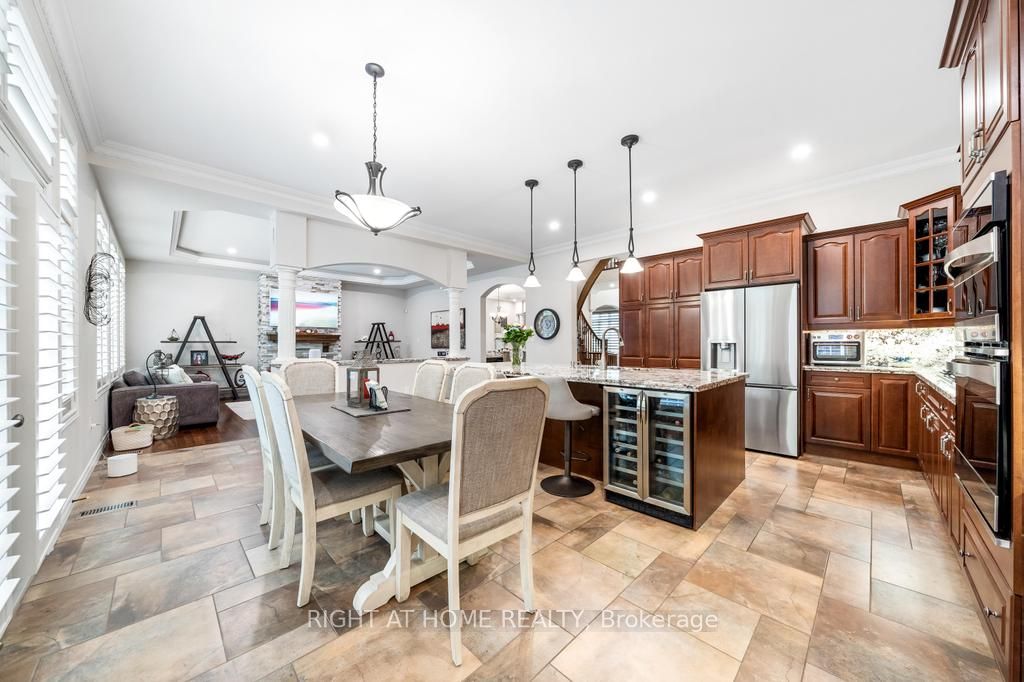 248 Cloverleaf Drive
