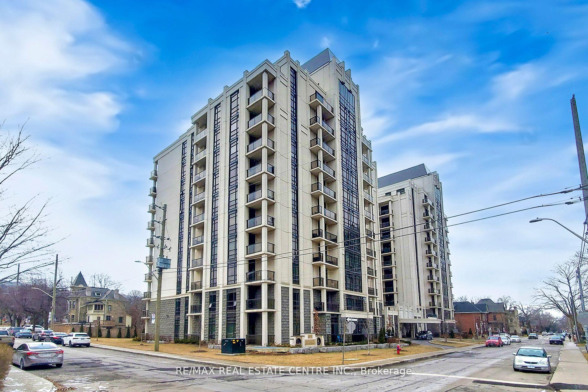 2 Bedrooms Condo at 81 Robinson,  Hamilton For sale