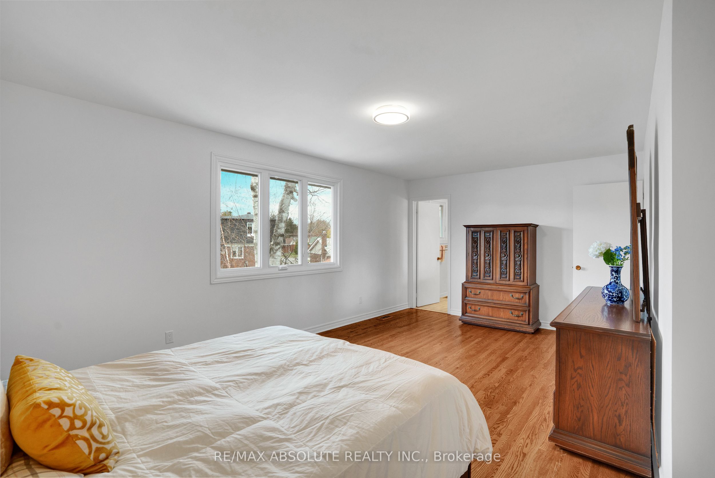 12 Sellers Way, SouthofBaselinetoKnoxdale, ON K2H 7Y4