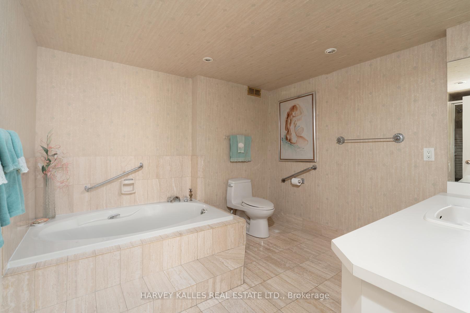 2 Bedrooms Condo at 3900 Yonge, Toronto For sale