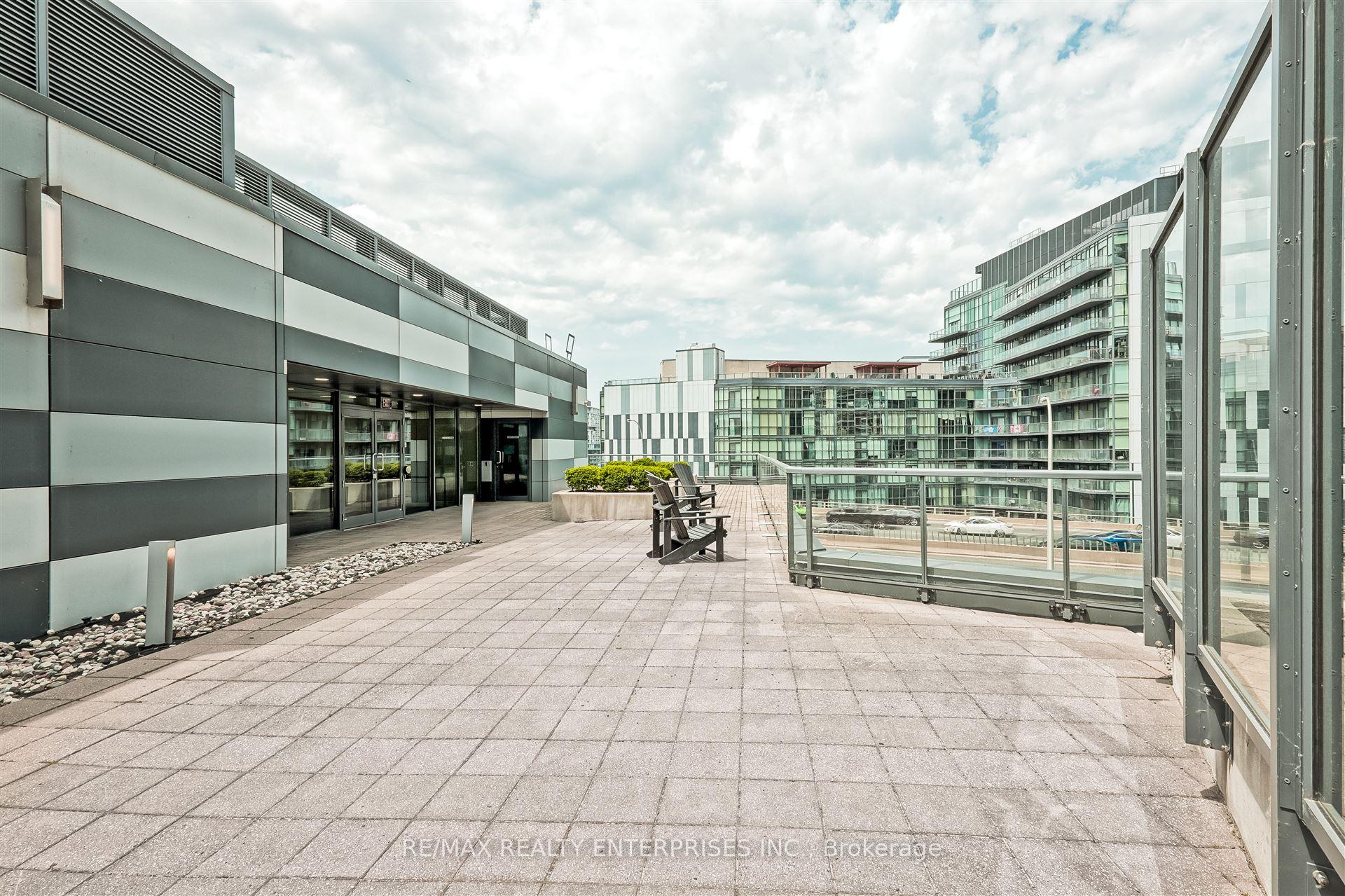2 Bedrooms Condo at 20 Bruyeres, Toronto For sale