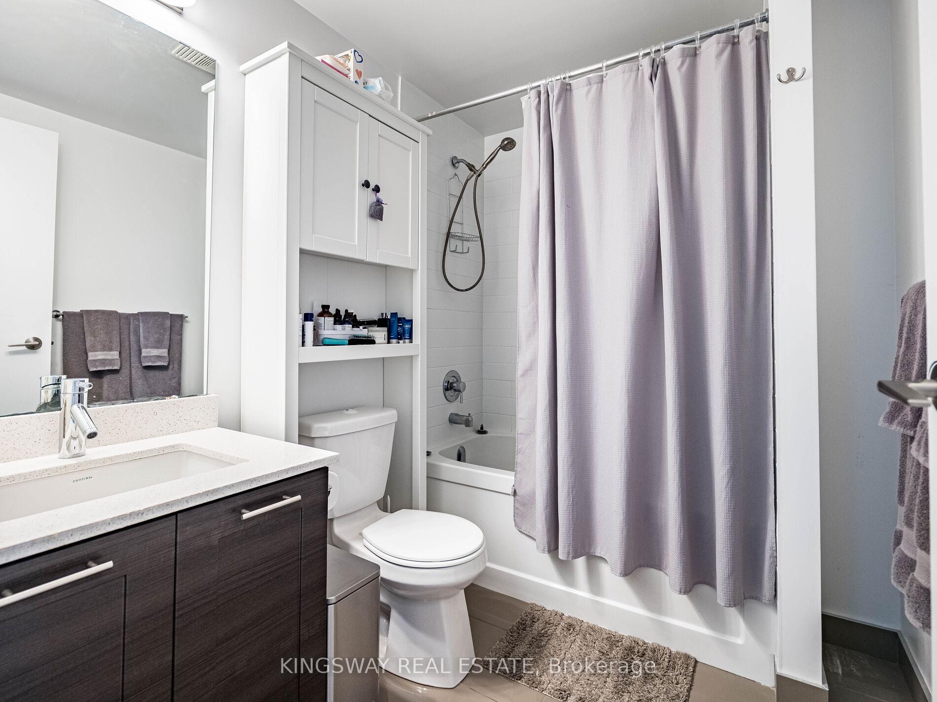 2 Bedrooms Condo at 2200 Lakeshore,  Toronto For sale