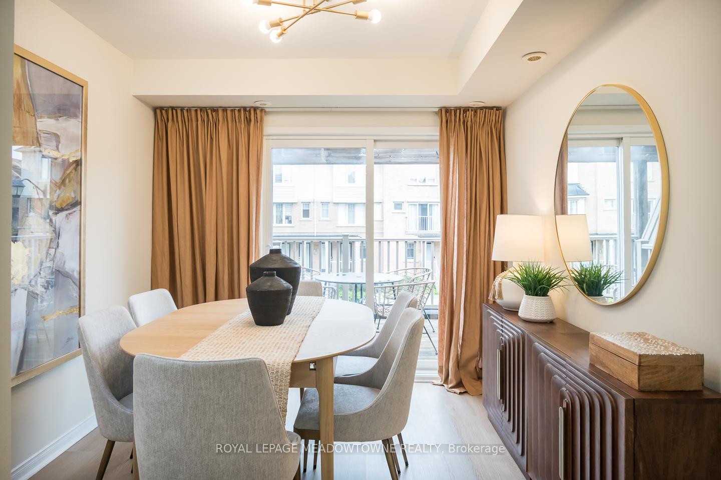 4 Bedrooms Condo at 3355 Thomas, Mississauga For sale