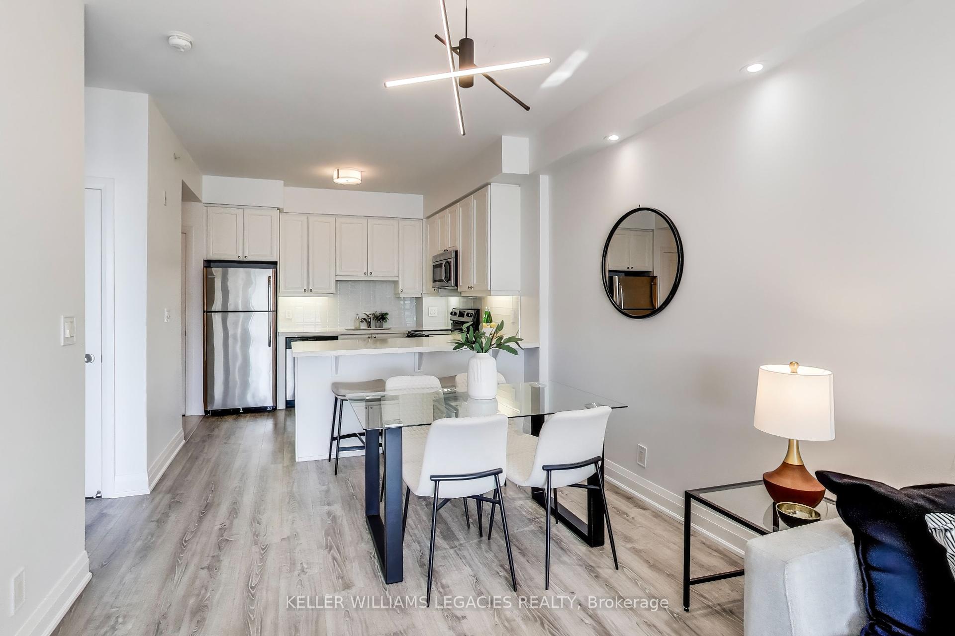 1 Bedroom Condo at 12 Woodstream, Vaughan For sale