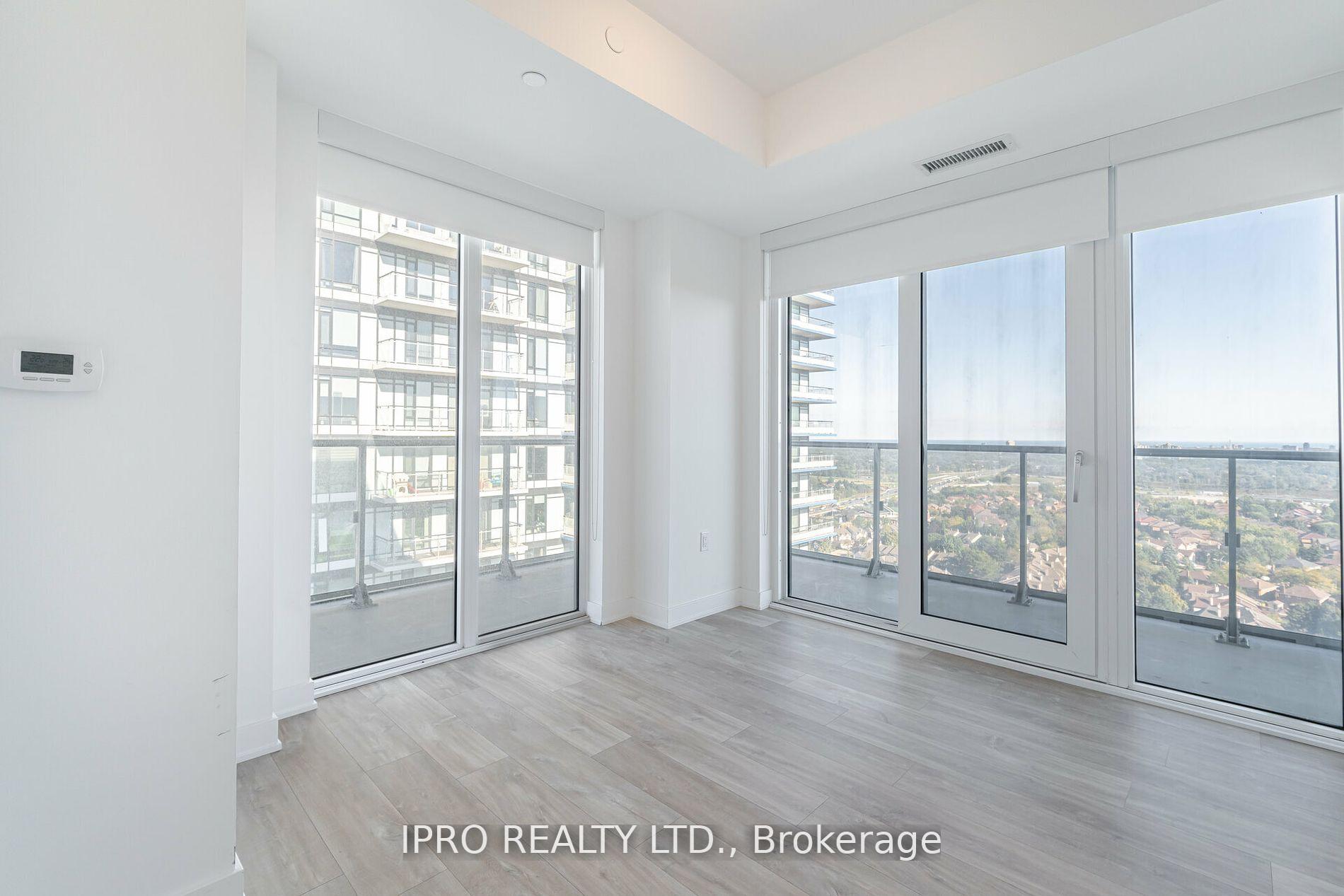 3 Bedrooms Condo at 4675 Metcalfe, Mississauga For sale