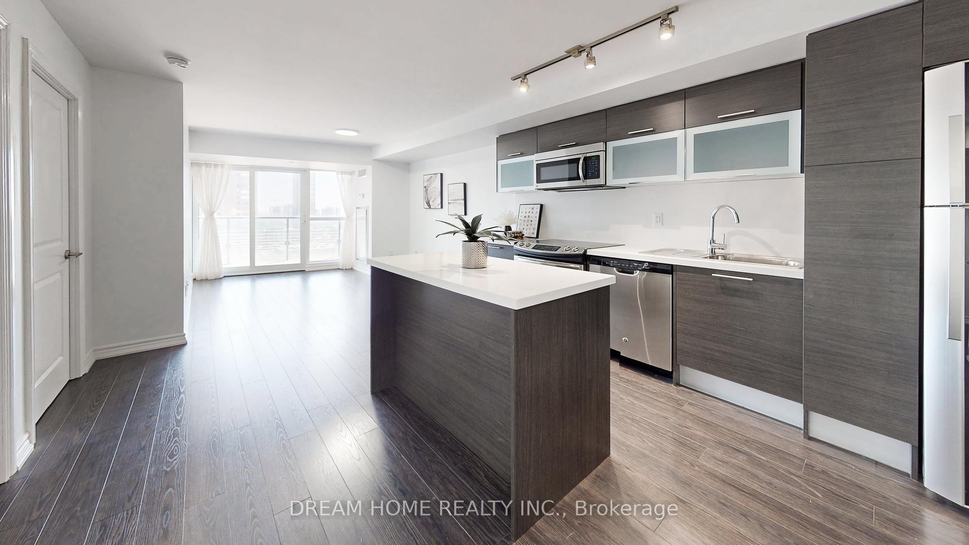2 Bedrooms Condo at 386 Yonge, Toronto For sale