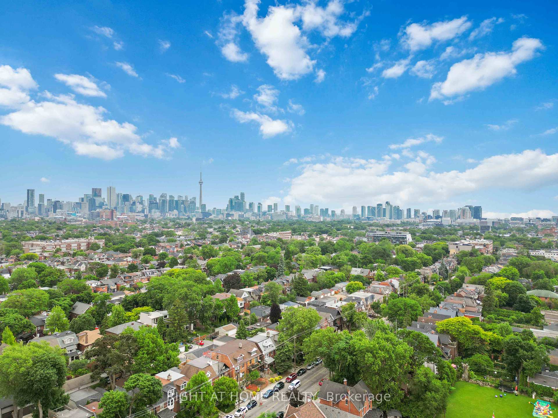 1 Bedroom Condo at 110 Hepbourne, Toronto For sale