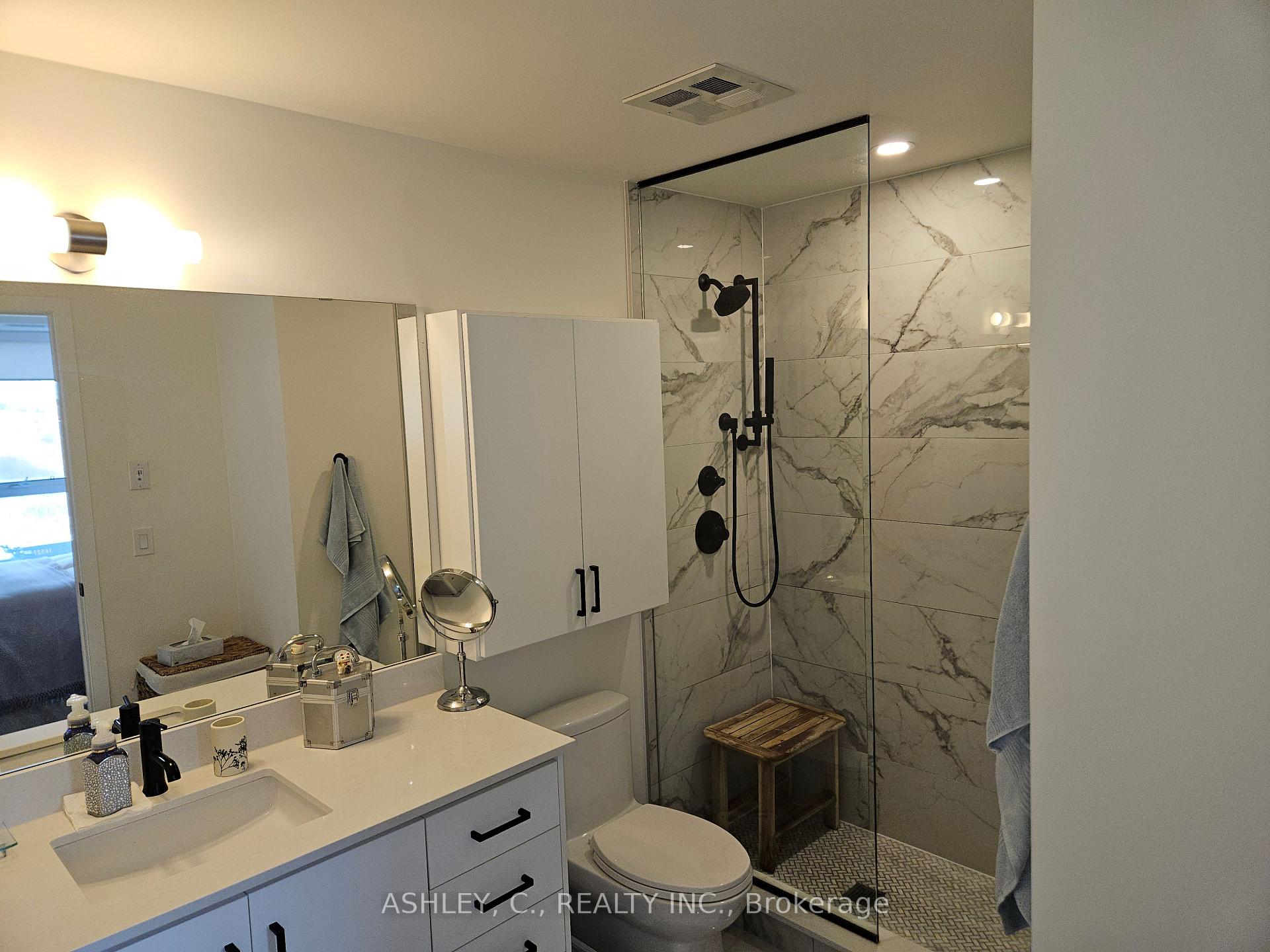 3 Bedrooms Condo at 345 Wheat Boom,  Oakville For sale