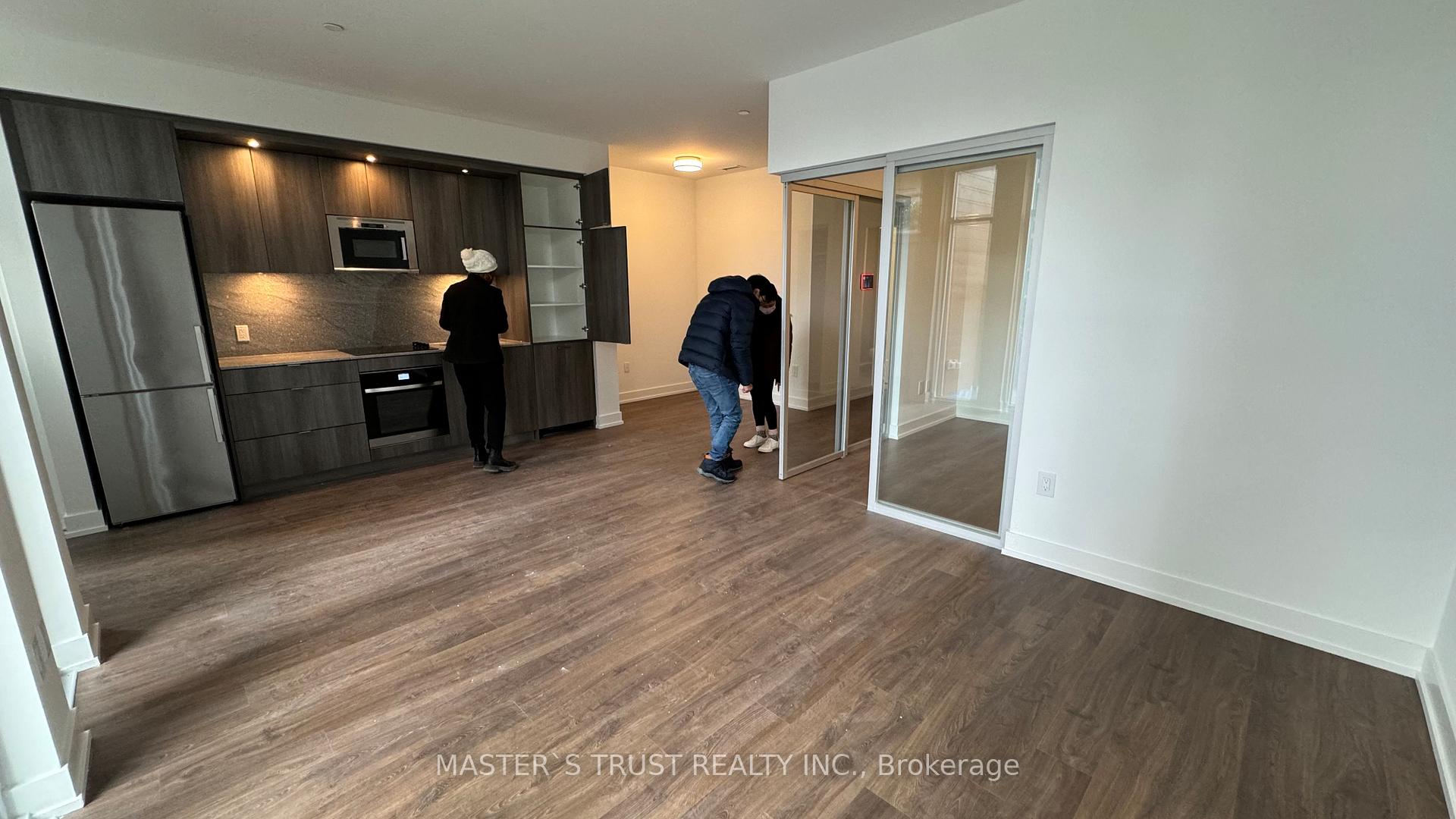 2 Bedrooms Condo at 30 IN ON THE PARK, Toronto For sale