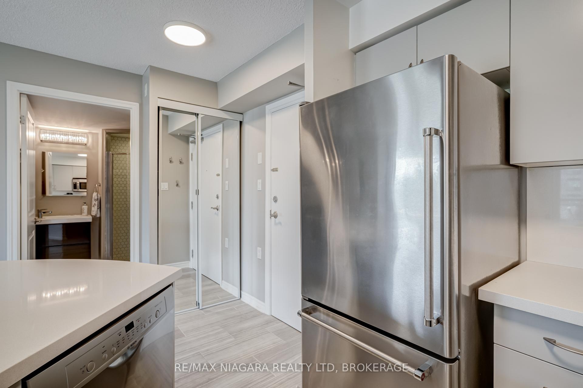 2 Bedrooms Condo at 872 Sheppard, Toronto For sale