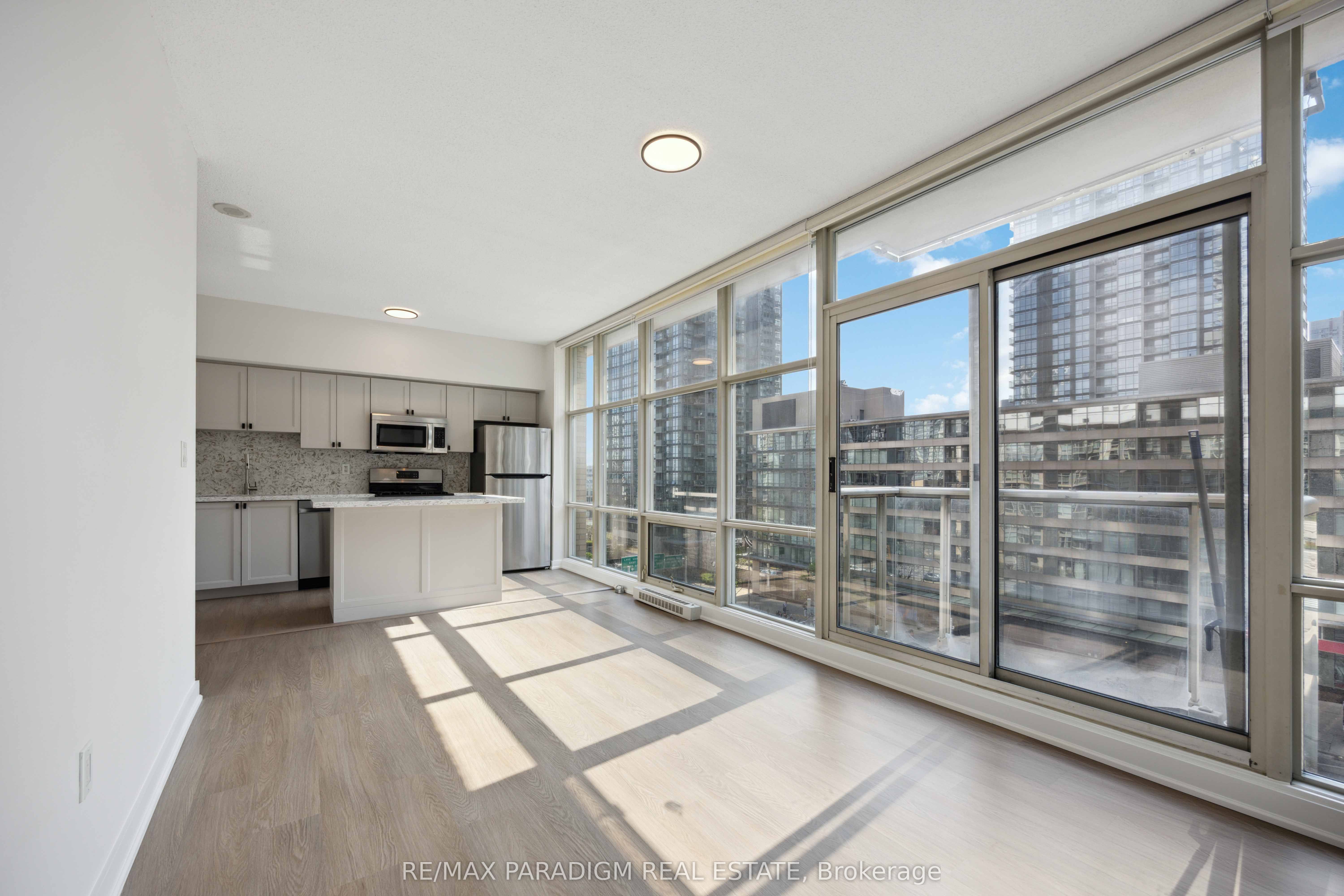 9 Spadina Avenue, #611
