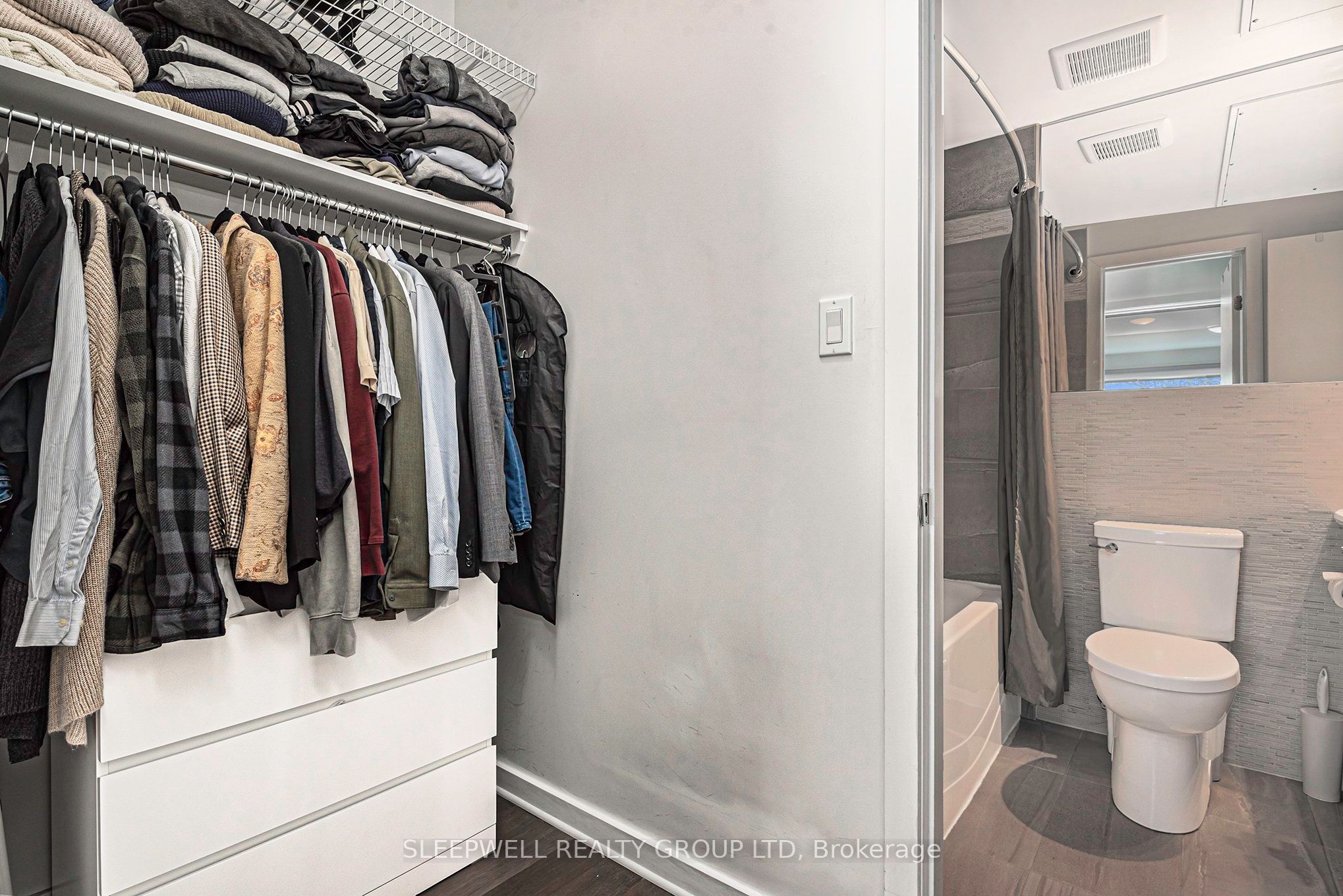 #304 - 22 Perkins Street, WestCentreTown, ON K1R 7G5