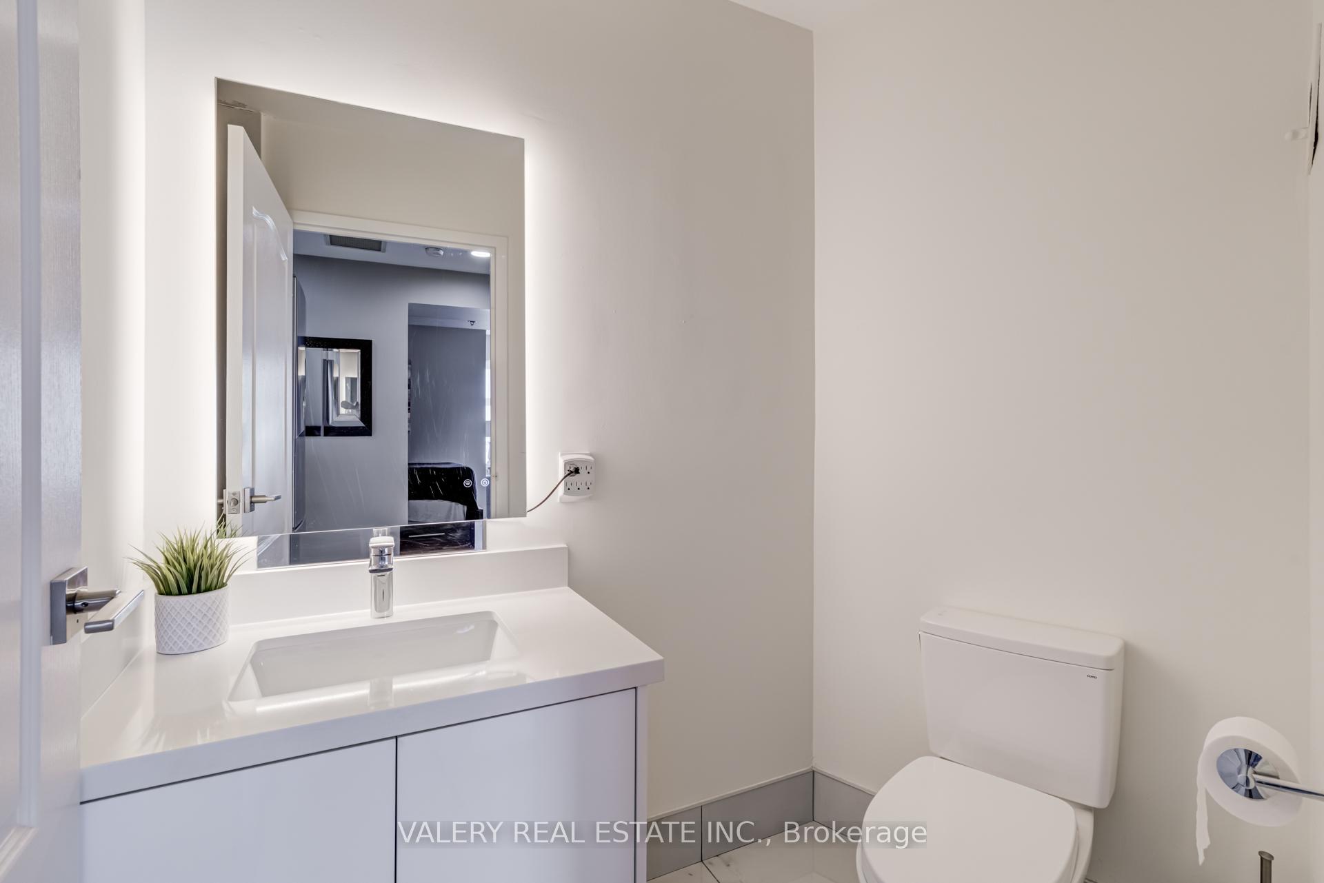 Condo at 1 King, Toronto For sale