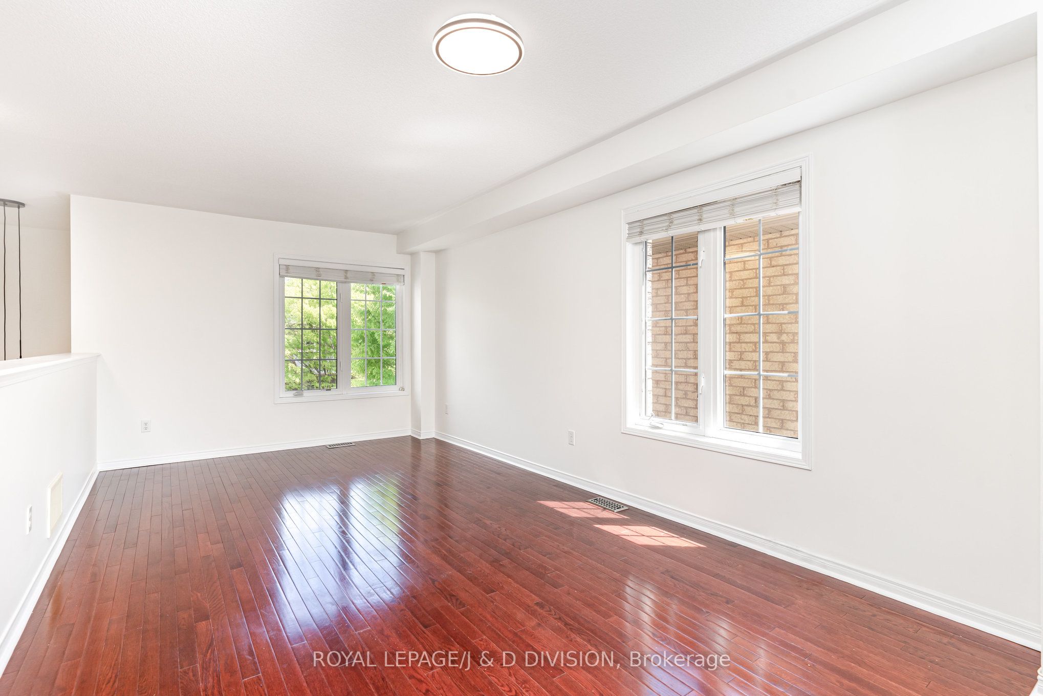 8 John Allan Cameron Street