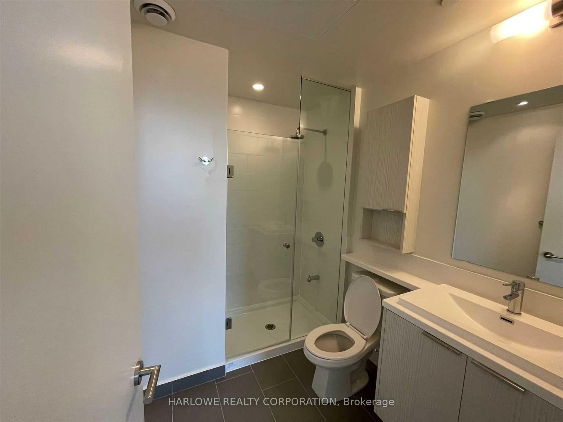2 Bedrooms Condo at 2 Sonic,  Toronto For sale
