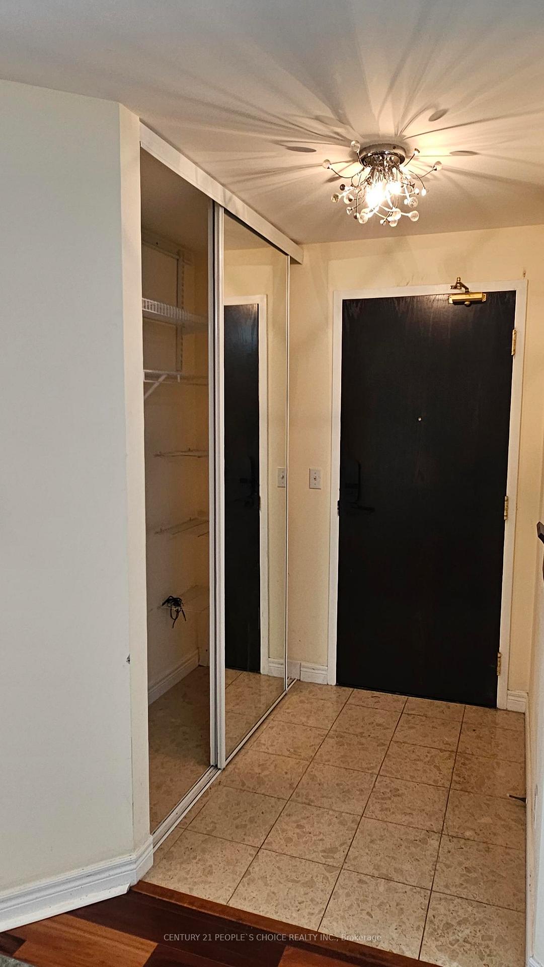 2 Bedrooms Condo at 23 Hollywood, Toronto For sale